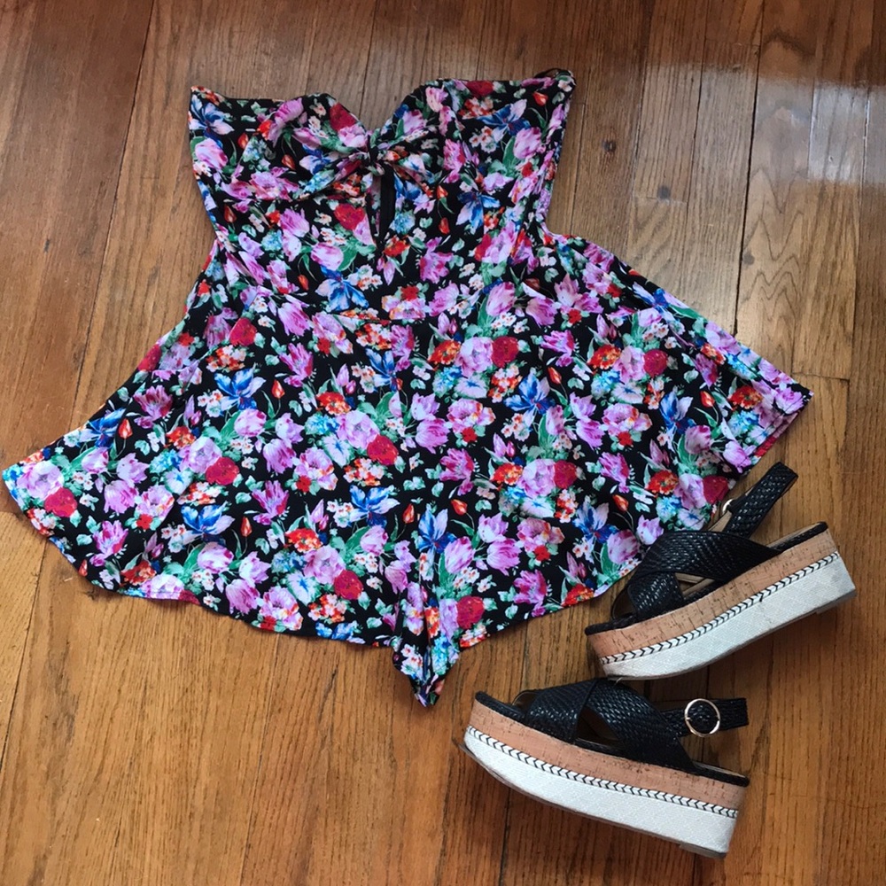 Adorable floral romper (with pockets!)